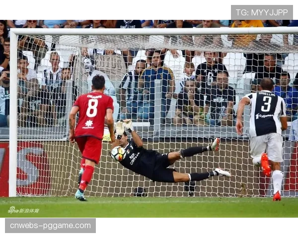 关键瞬间:萨索洛门将孔西利扑出卡利亚里点球,力保球门不失 关键瞬间:萨索洛门将孔西利扑出卡利亚里点球,力保球门不失